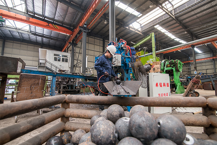 亳州网架配件-螺栓球加工车间